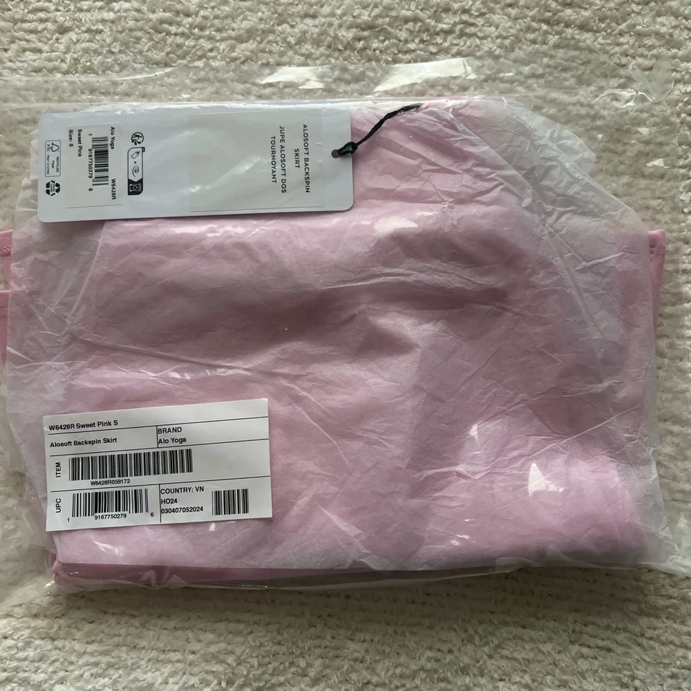 Alo Yoga - Alosoft Backspin Skirt in Sweet Pink